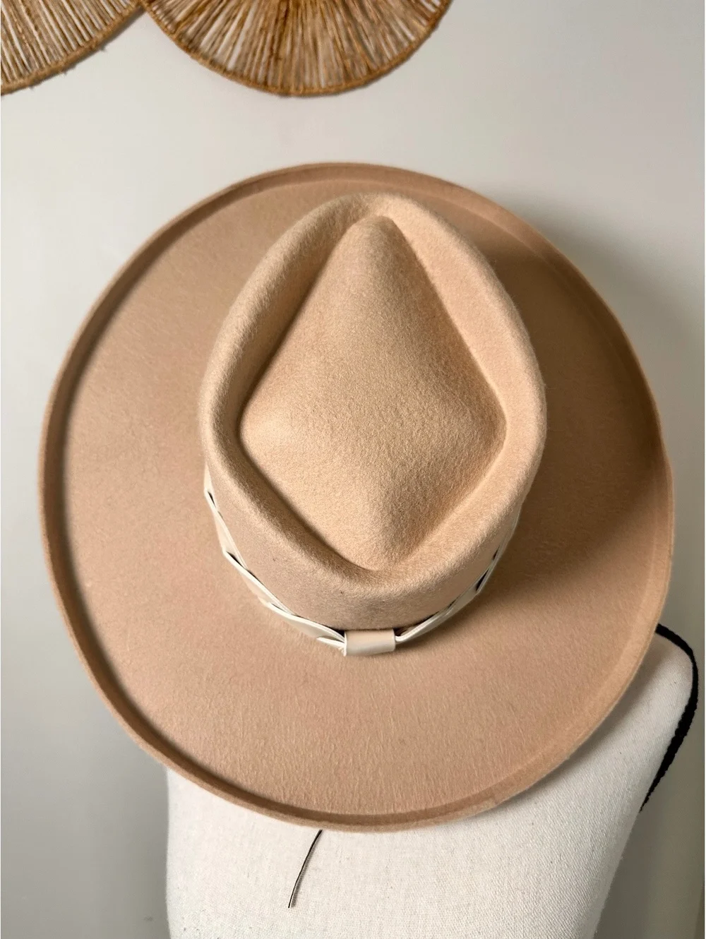 Shyanne women’s beige/tan wide-brim Western fedora hat- Size OS